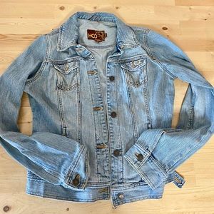 Hollister fitted denim jacket (L)